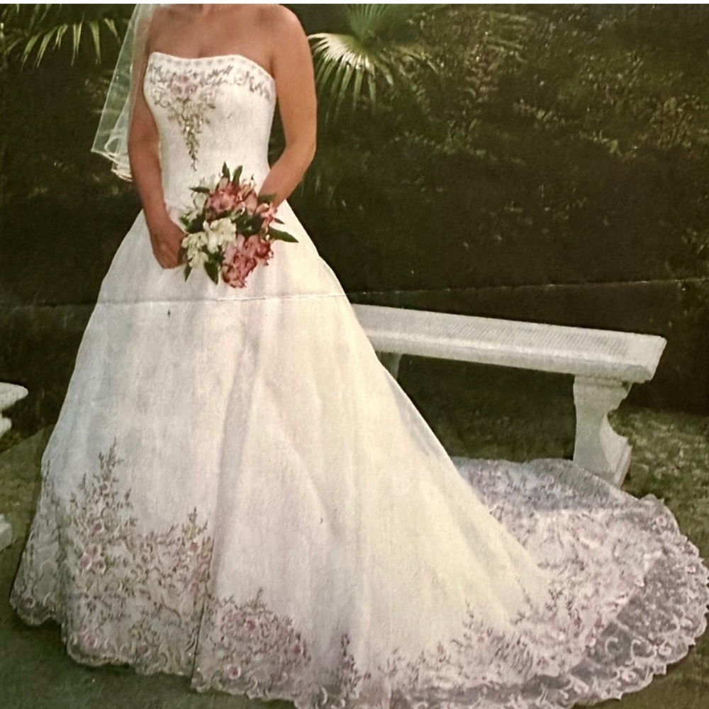 Oleg Cassini Cream Strapless Sleeveless Wedding Gown